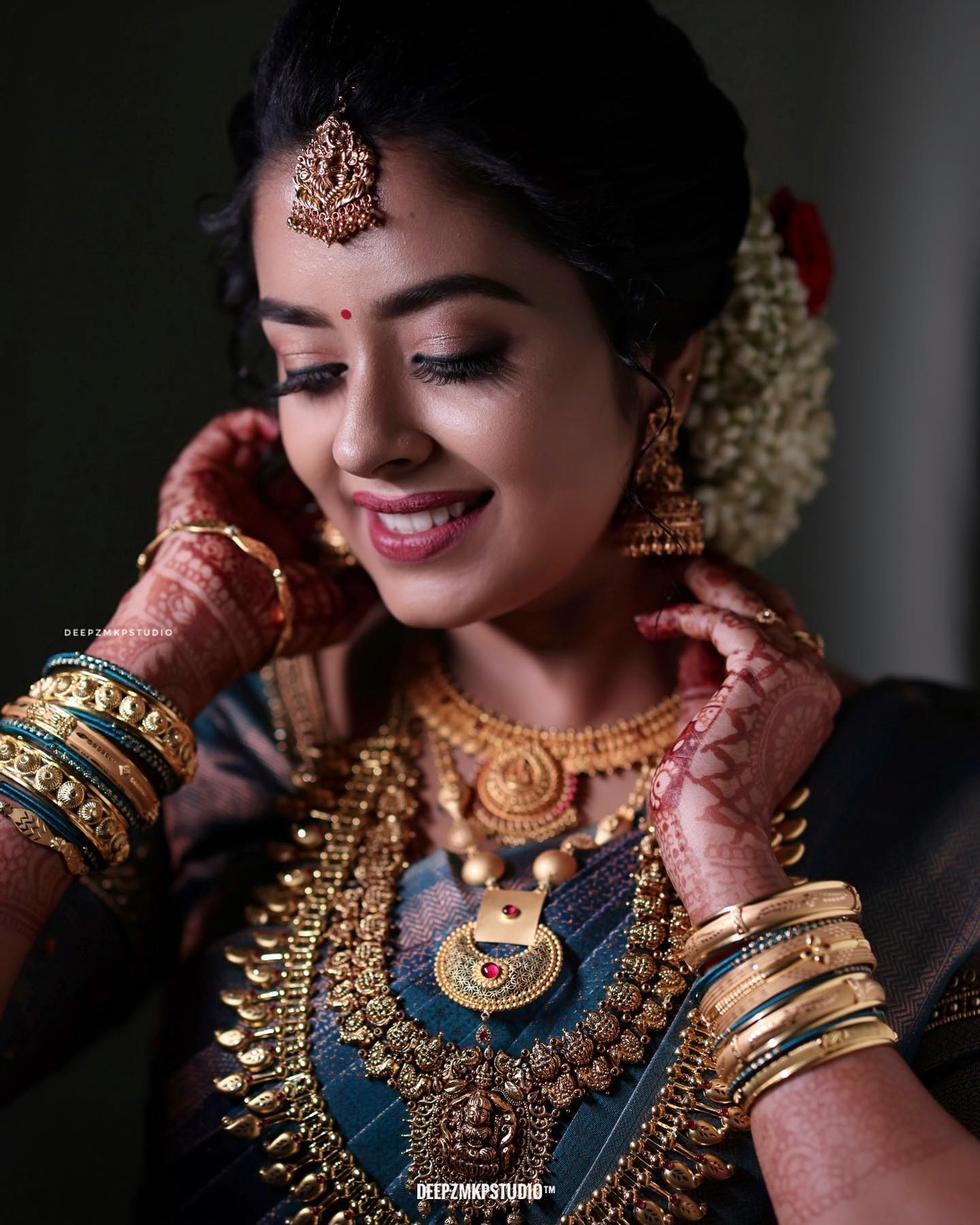 Deepz Makeup Studio 1