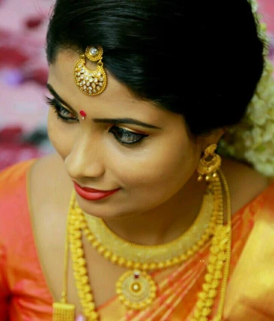 Sumayya Sreenath Makeup Studio 5