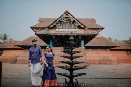 ANEESH CAPTIS PHOTOGRAPHY